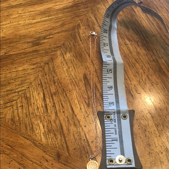 Rose gold necklace with faux diamond disk - Picture 3 of 3